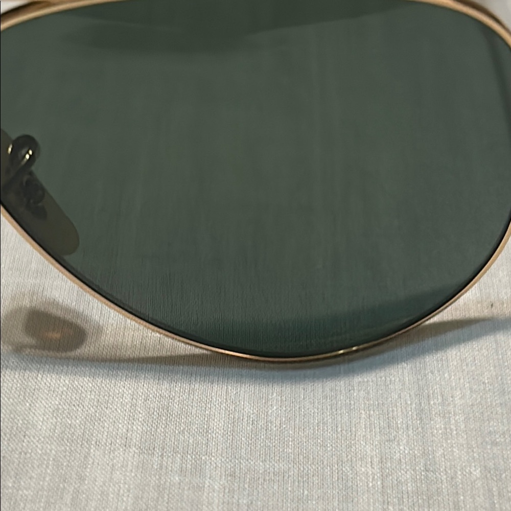 NWOT. Ray-Ban Gold Frame Sunglasses with Dark Lenses - Picture 5 of 8